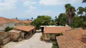 Smadar-Inn, Zikhron Ya‘aqov